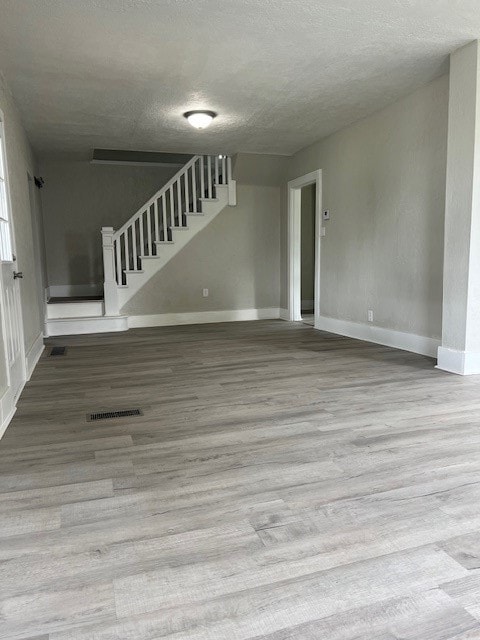 LARGE LIVINGROOM