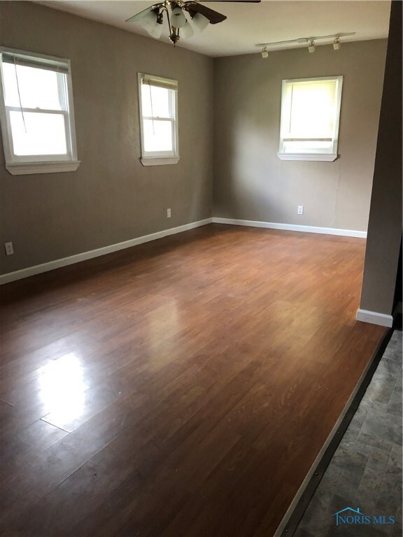 409 W Church St, West Unity, OH 43570 - photo 3