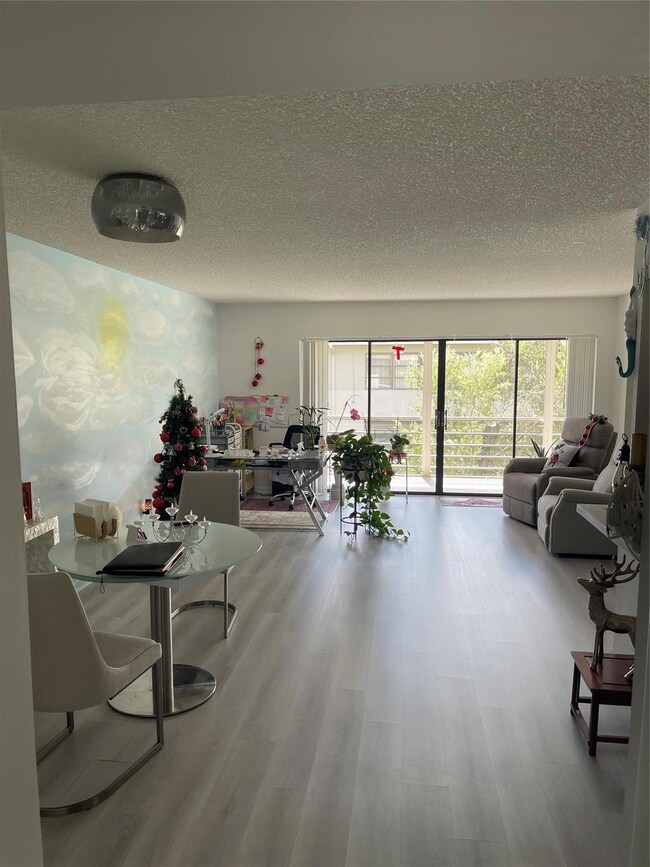 140 Capri C, Delray Beach, FL 33484 - photo 5