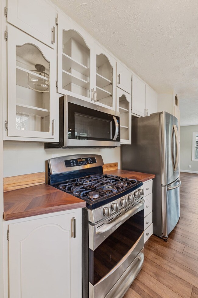 1944 N Colorado Ave, Indianapolis, IN 46218 - photo 6