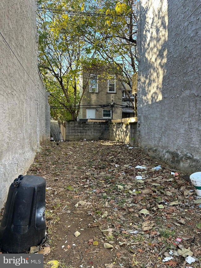 1528 S Lecount St, Philadelphia, PA 19146 - photo 5