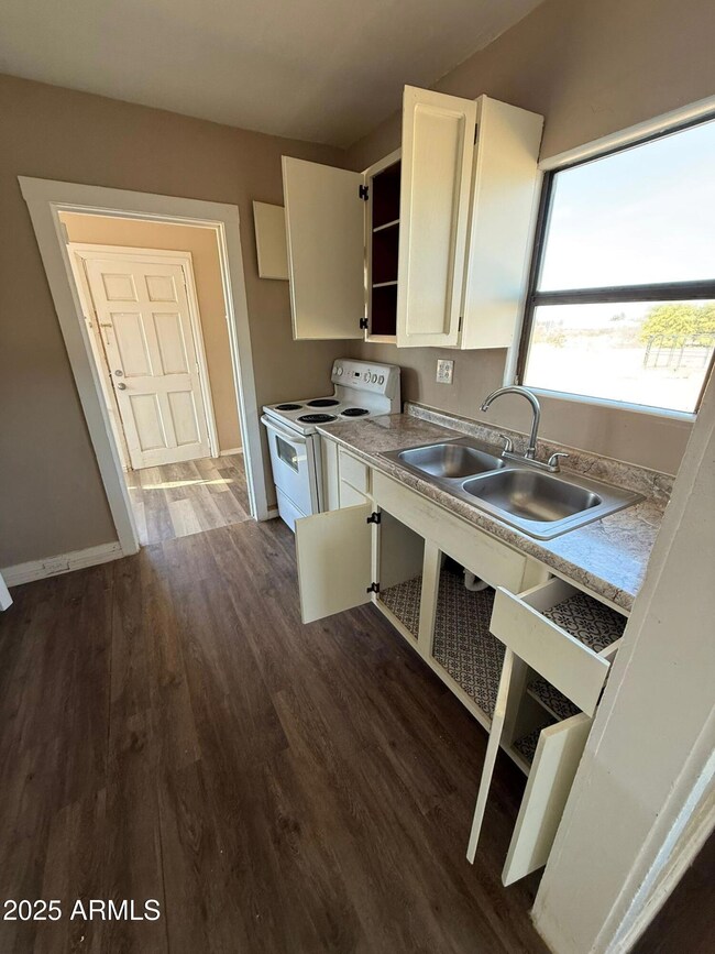 2082 N Cougar Place, Douglas, AZ 85607 - photo 4