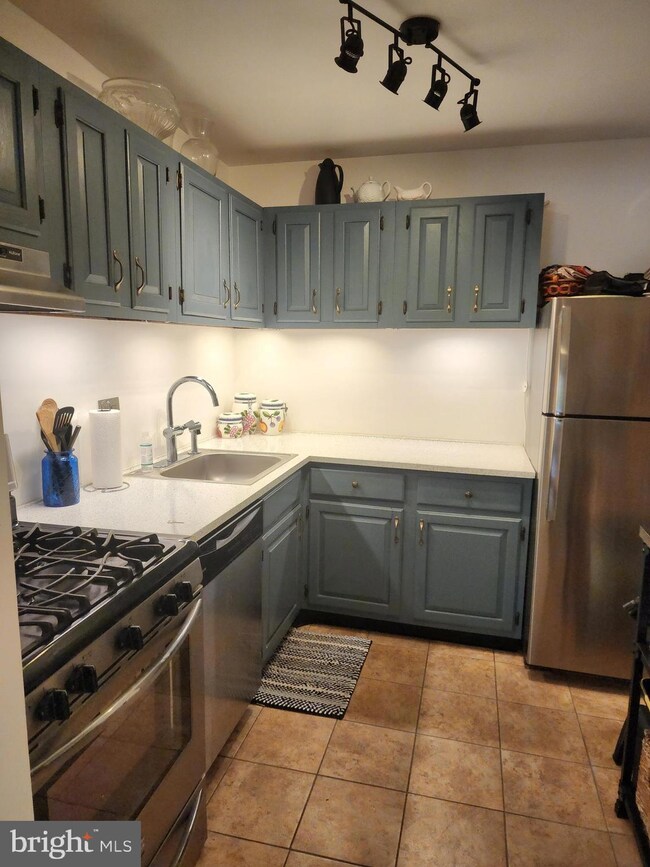 10578 Cross Fox Ln unit B1, Columbia, MD 21044 - photo 3