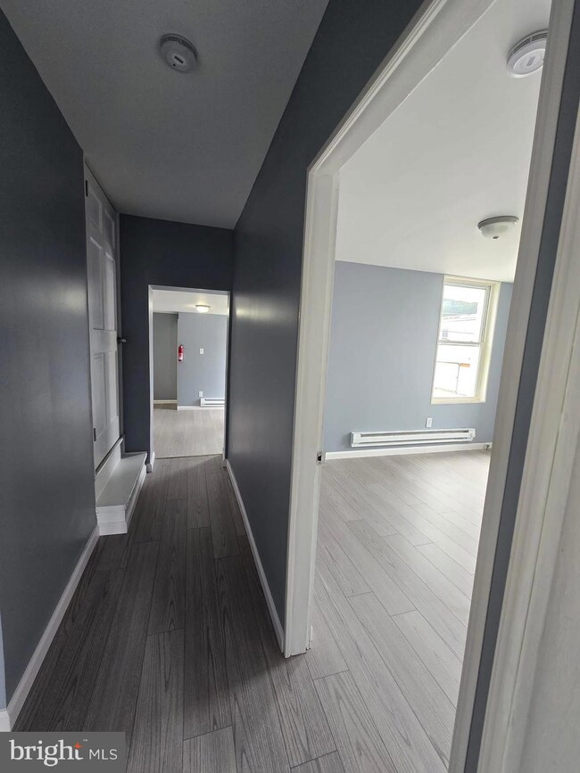 401 N 11th St, Reading, PA 19604 - photo 6