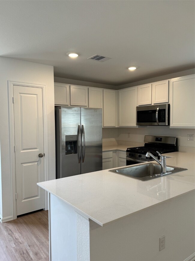 3326 Spanish Oak Ln, Rosenberg, TX 77471 - photo 5