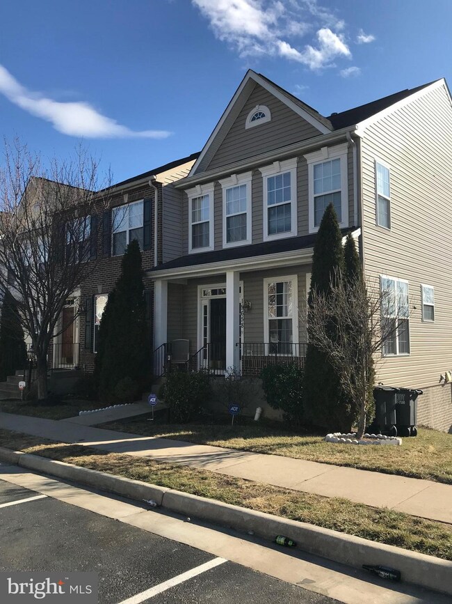 15658 William Bayliss Ct, Woodbridge, VA 22191 - photo 2