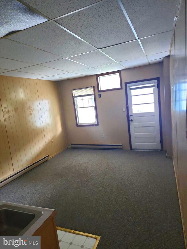 5 S Jardin St unit 2, Shenandoah, PA 17976 - photo 3