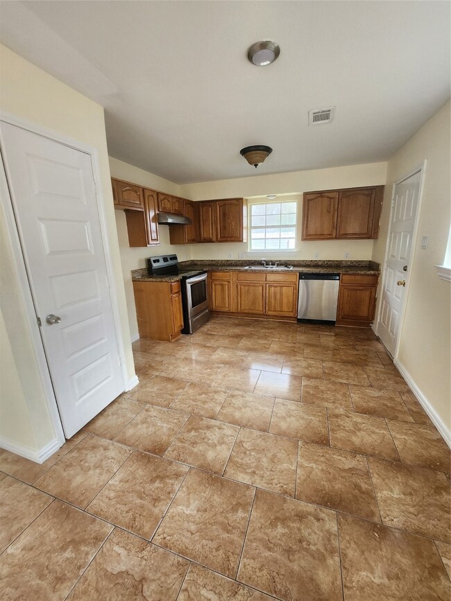 4731 Denmark St, Houston, TX 77016 - photo 2