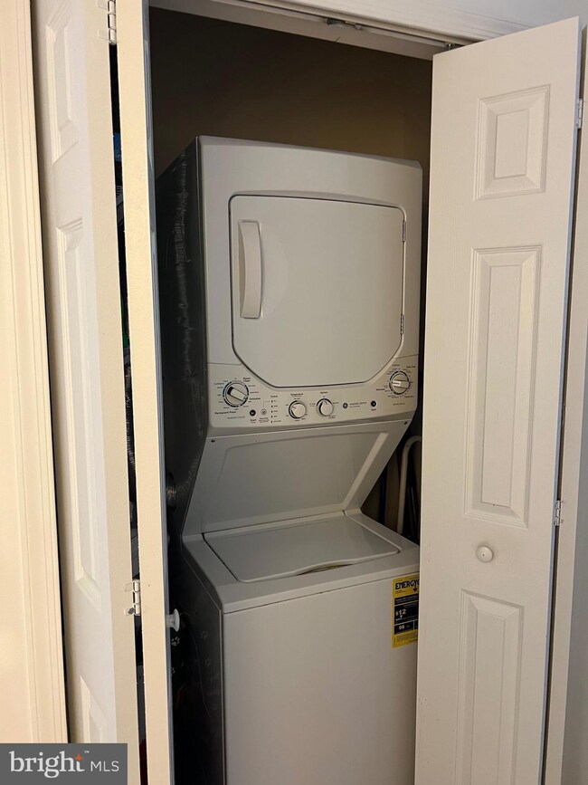 9806 Feathertree Terrace unit A, Montgomery Village, MD 20886 - photo 7