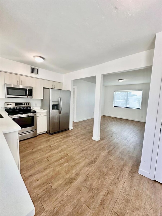 4204 SW 14 St unit 3, Miami, FL 33142 - photo 4