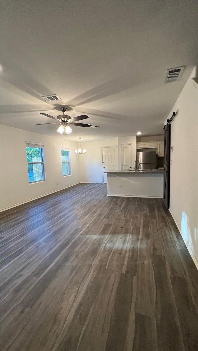 418 S 3rd St unit 2, Bonham, TX 75418 - photo 2