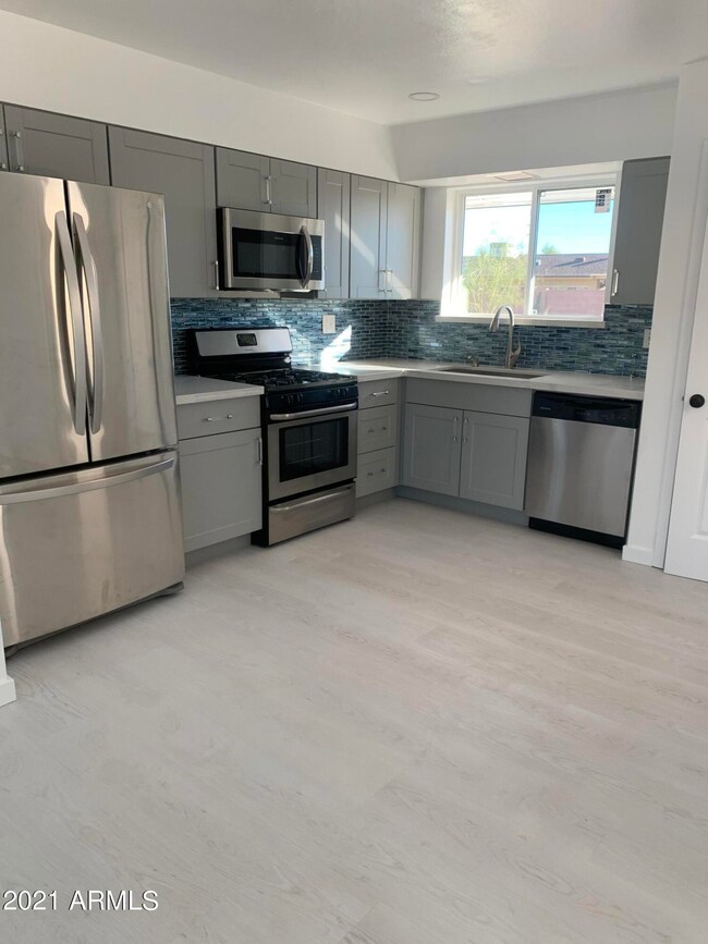 10419 W Kelso Dr, Sun City, AZ 85351 - photo 7