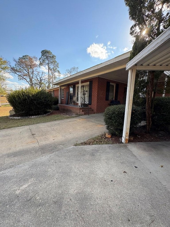 165 N Hamilton St, Lyons, GA 30436 - photo 2