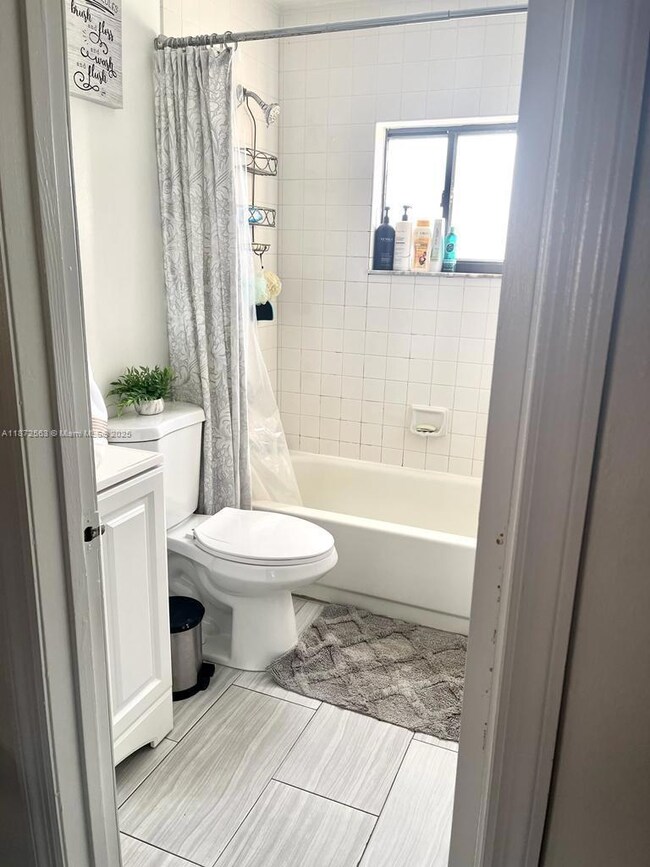 7762 W 29th Way unit 201, Hialeah, FL 33018 - photo 3