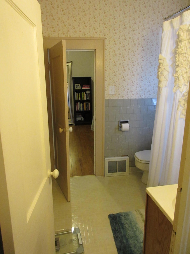 320 4th St W, Williston, ND 58801 - photo 6