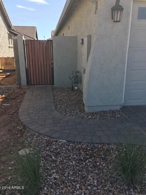 CS00f lot 121 walkway