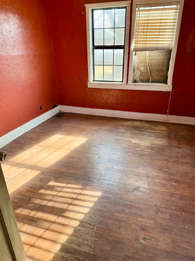 1002 S 9th St, Blackwell, OK 74631 - photo 2