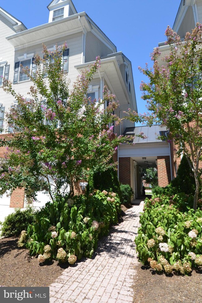 8978 Harrover Place unit 78A, Lorton, VA 22079 - photo 2