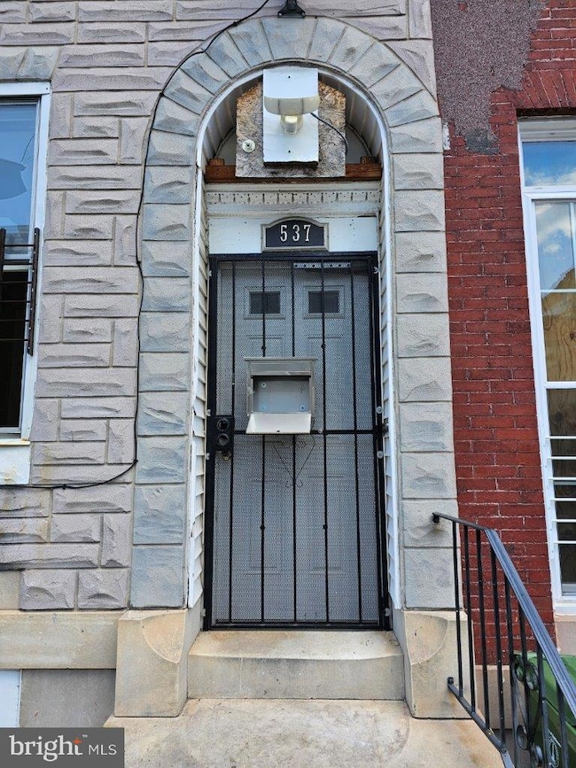 537 N Carrollton Ave, Baltimore, MD 21223 - photo 2