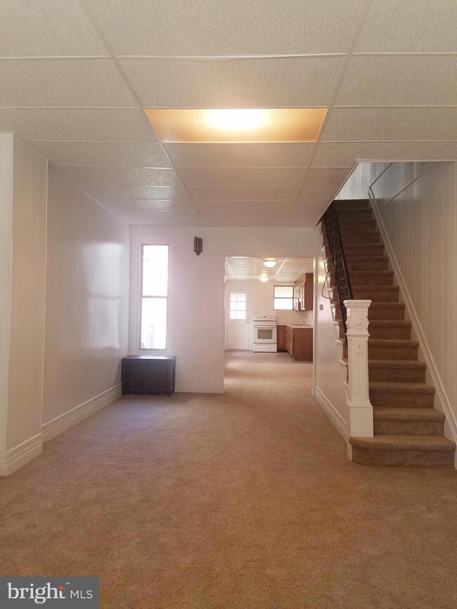 933 Pike St, Reading, PA 19604 - photo 4