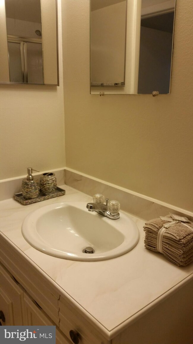 3301 S Leisure World Blvd unit 992H, Silver Spring, MD 20906 - photo 5
