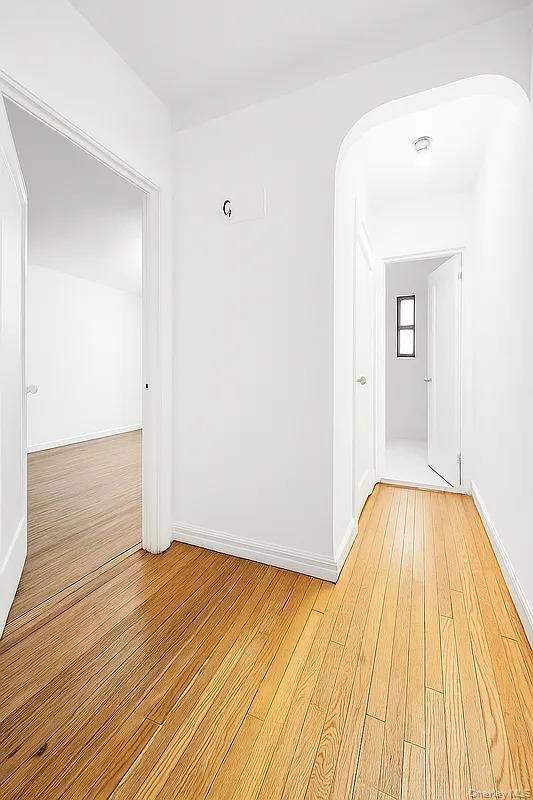 Saunders Court unit 3A, Rego Park, NY 11374 - photo 4