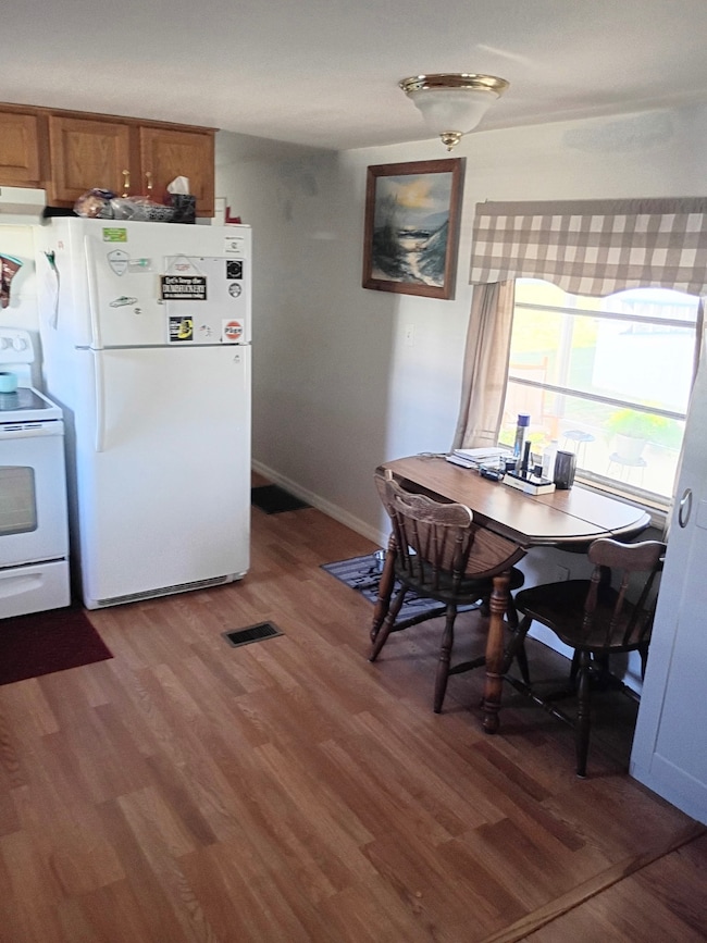 981 Ulmer Rd unit 73, Frostproof, FL 33843 - photo 4