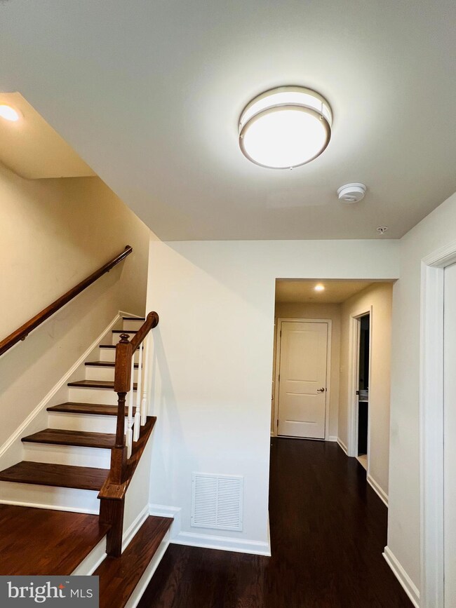 747 Quarry Point Rd, Malvern, PA 19355 - photo 2