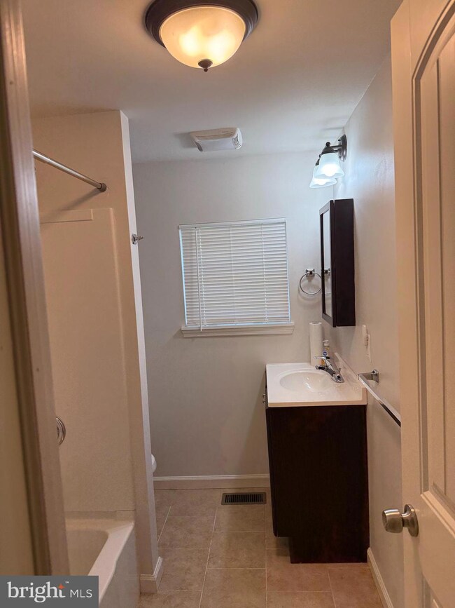 577 Nassau Ave unit 579, Paulsboro, NJ 08066 - photo 7