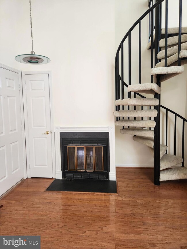 14039 Vista Dr unit 174, Laurel, MD 20707 - photo 2