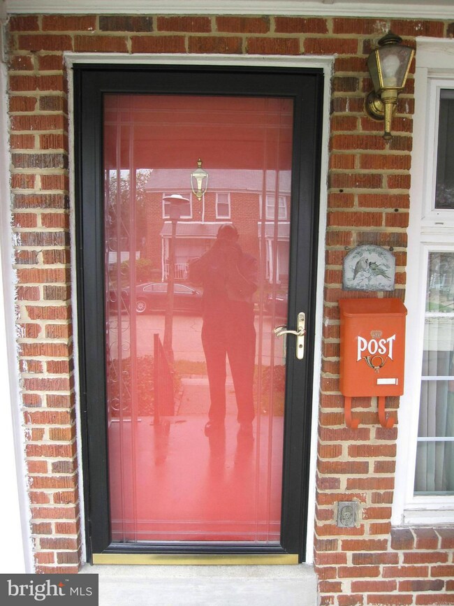 1117 Hollen Rd, Baltimore, MD 21239 - photo 2