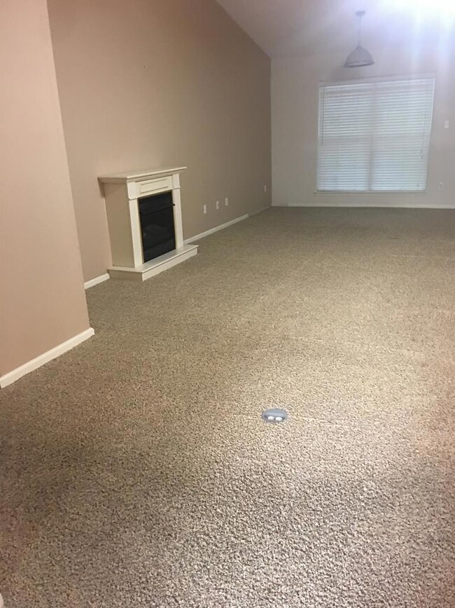 708 Live Oak Ave, Bay City, TX 77414 - photo 4