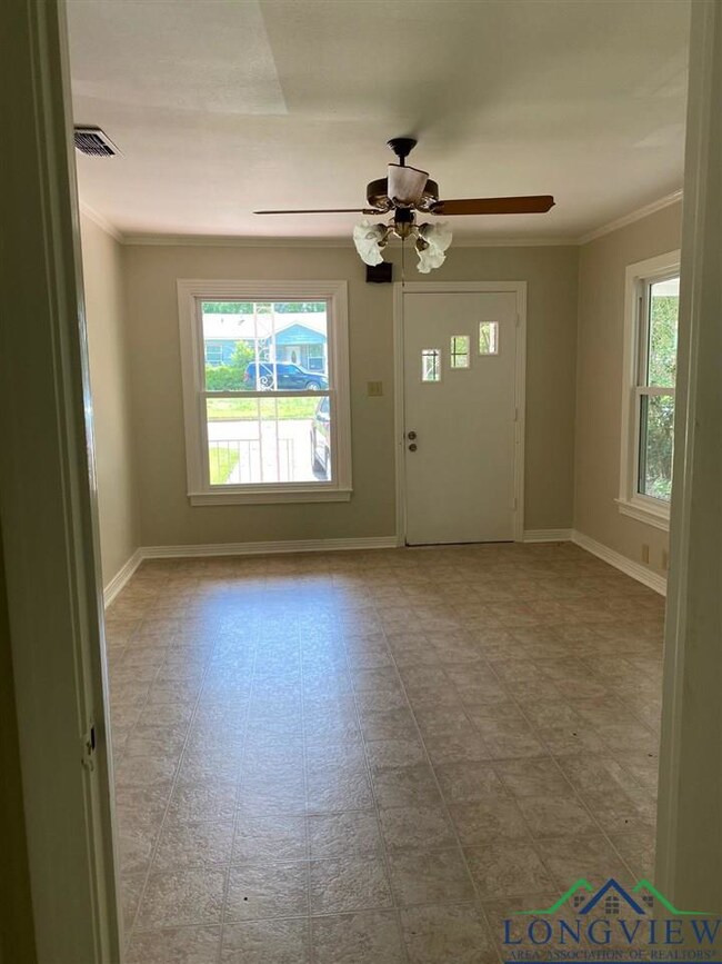 427 Glover Dr, Longview, TX 75601 - photo 7