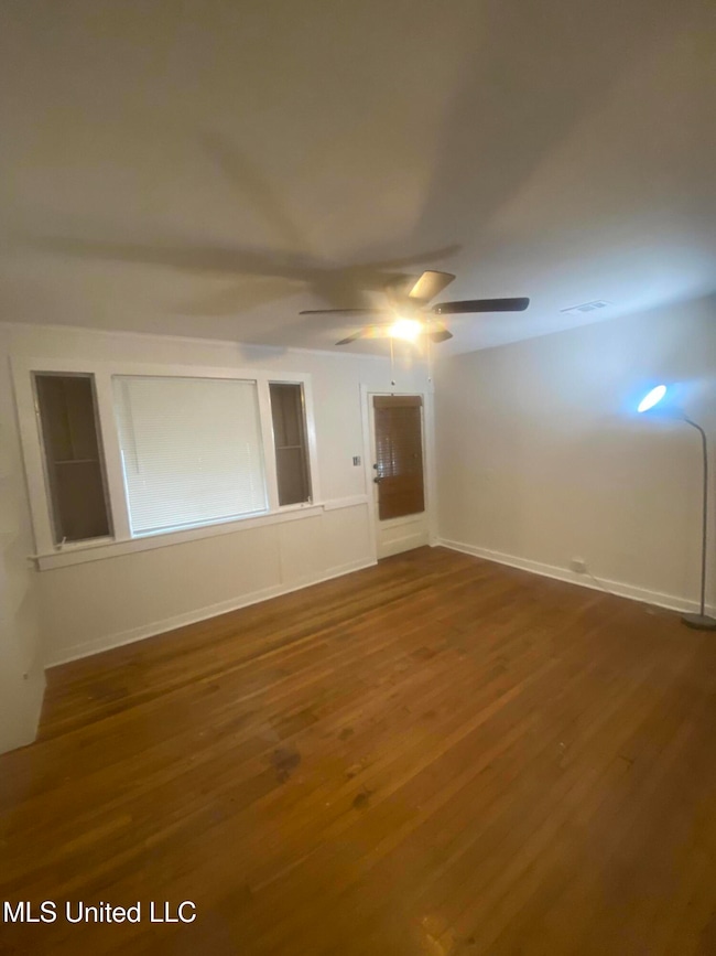 1054 Columbus St, Biloxi, MS 39530 - photo 4