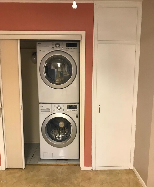 11127 W Desert Butte Dr unit 15C, Sun City, AZ 85351 - photo 4