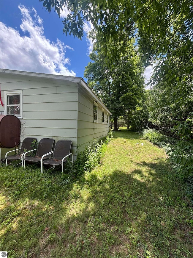 232 W Burdickville Rd, Maple City, MI 49664 - photo 4