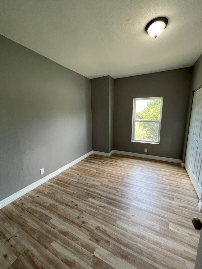 815 N Travis St, Sherman, TX 75090 - photo 5