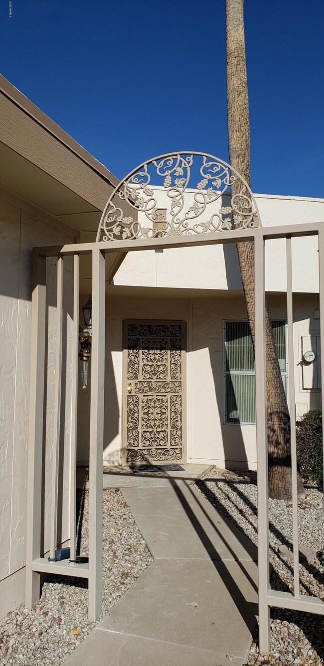 10631 W Wheatridge Dr, Sun City, AZ 85373 - photo 2