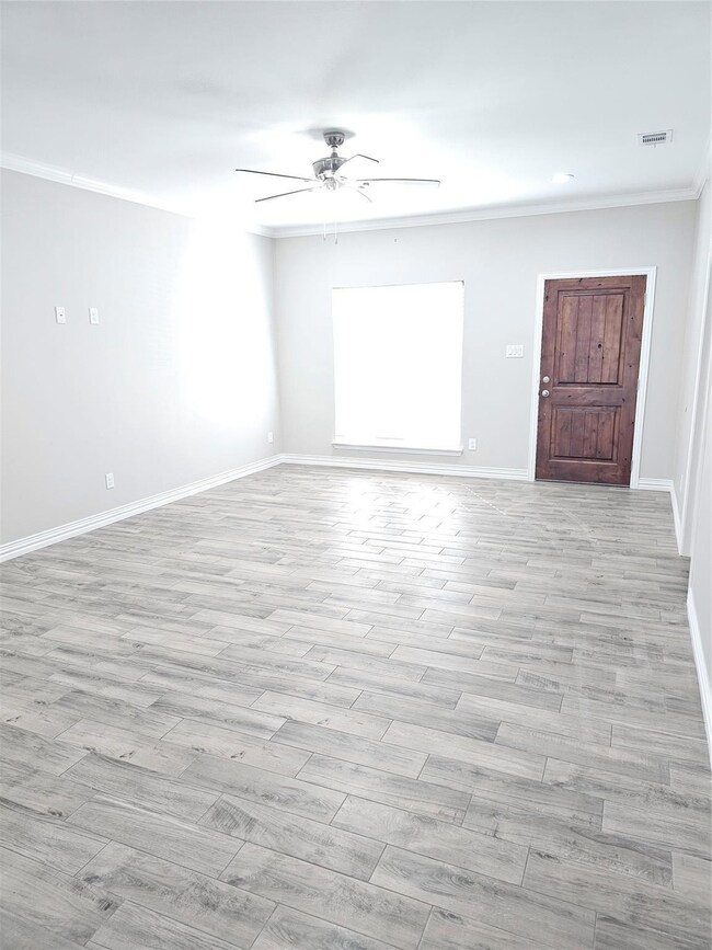 905 W Day St, Denison, TX 75020 - photo 7