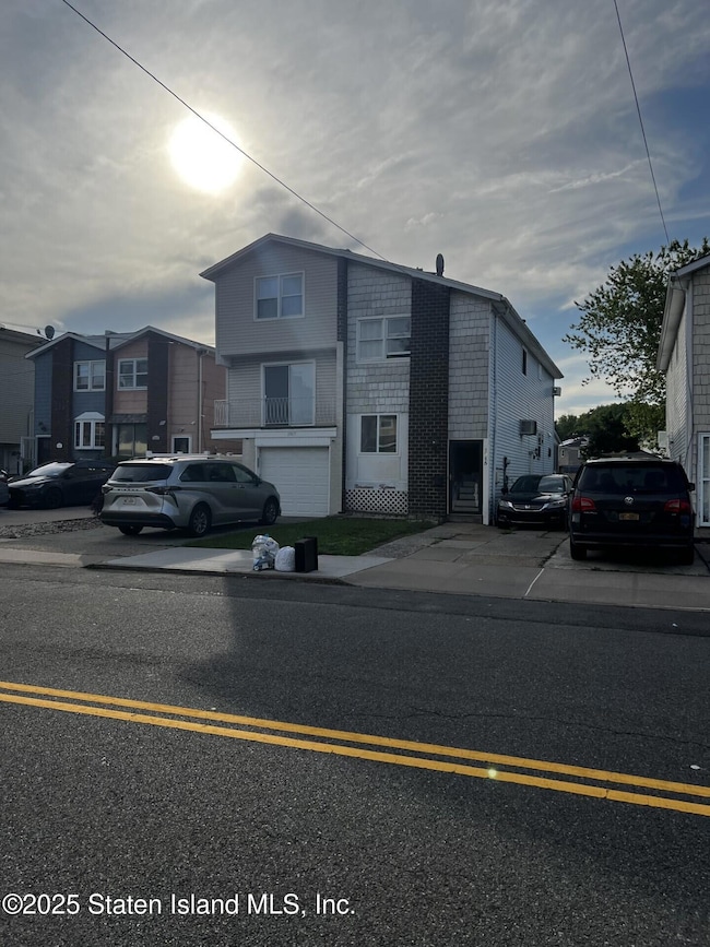 1915 N Railroad Ave, Staten Island, NY 10306 - photo 2