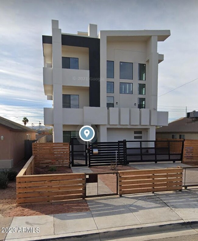 1825 East Adams Street duplex