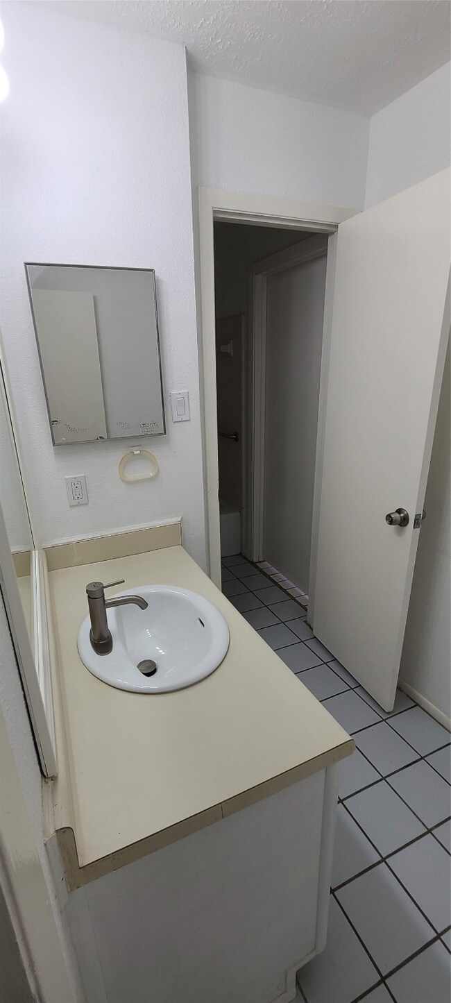 10823 Thorncliff Dr, Humble, TX 77396 - photo 5