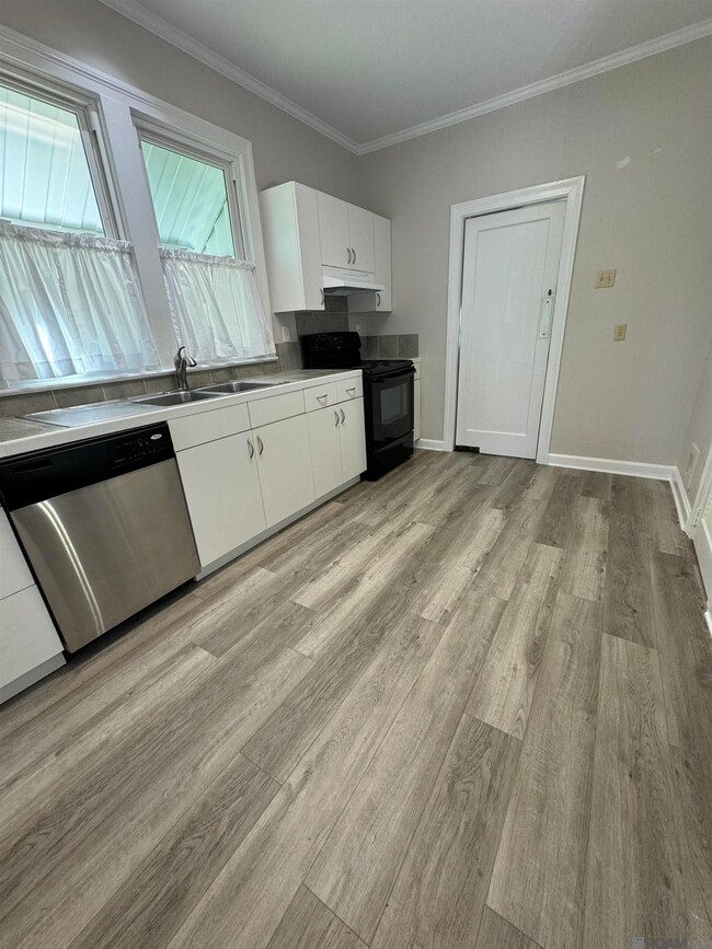 897 Kenmore Ave, Baton Rouge, LA 70806 - photo 5