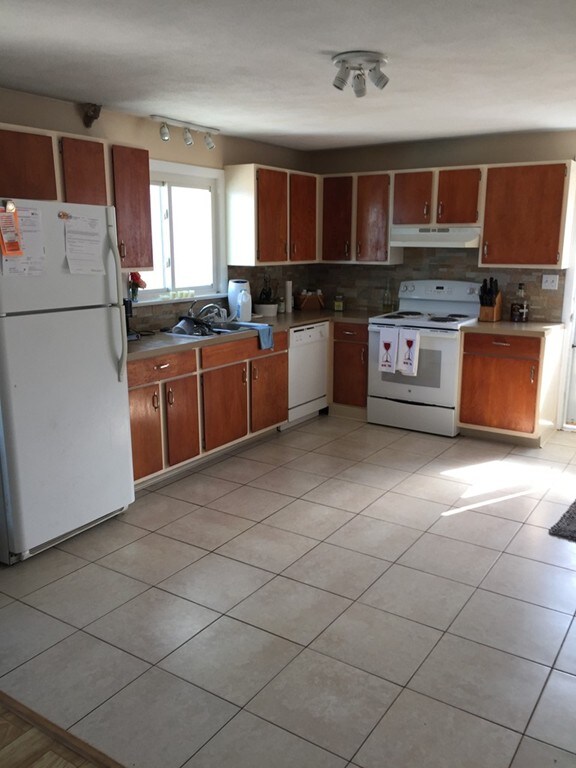 39 Grovers Ave unit A, Winthrop, MA 02152 - photo 2