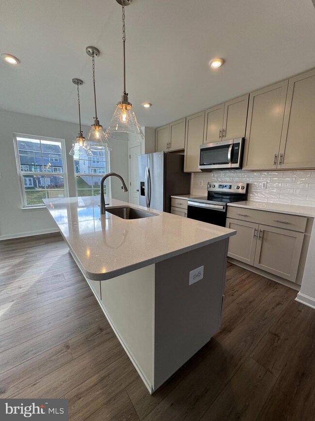 21 Scrub Pine Ct, Bunker Hill, WV 25413 - photo 2