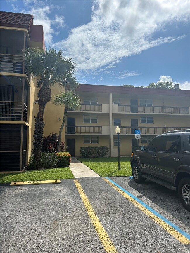 3253 Foxcroft Rd unit G305, Miramar, FL 33025 - photo 4