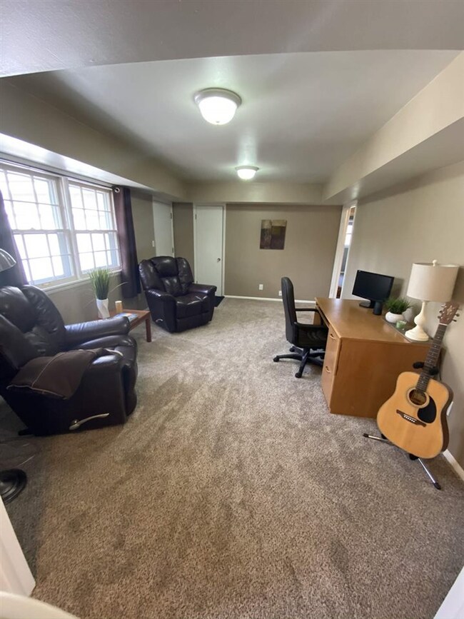 12123 W Diane Dr, Milwaukee, WI 53226 - photo 7