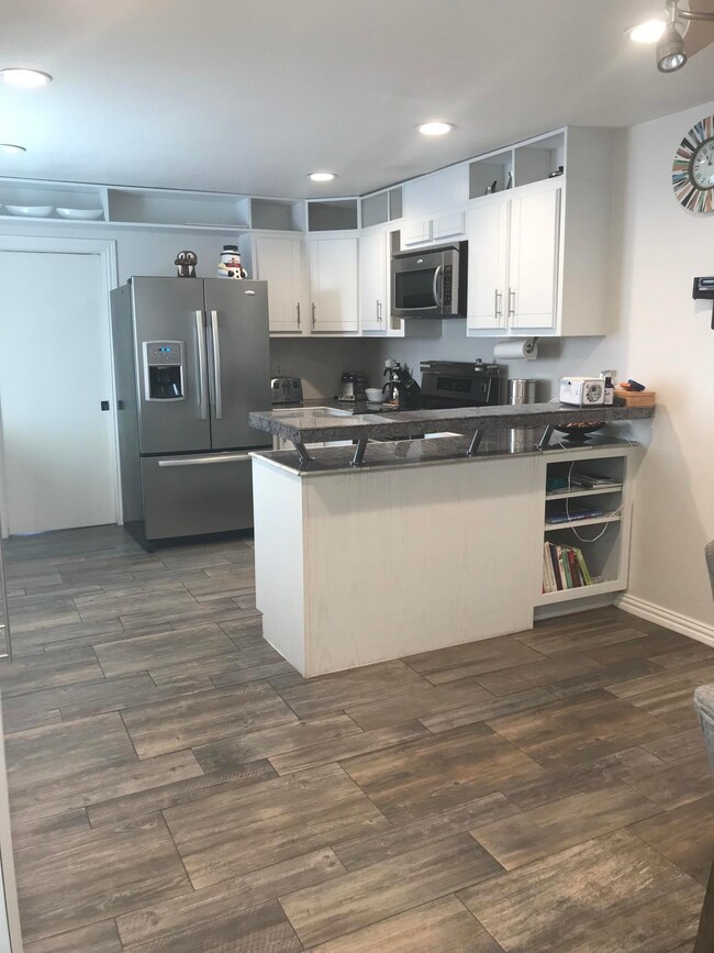 10416 Ashwood Dr, El Paso, TX 79935 - photo 7