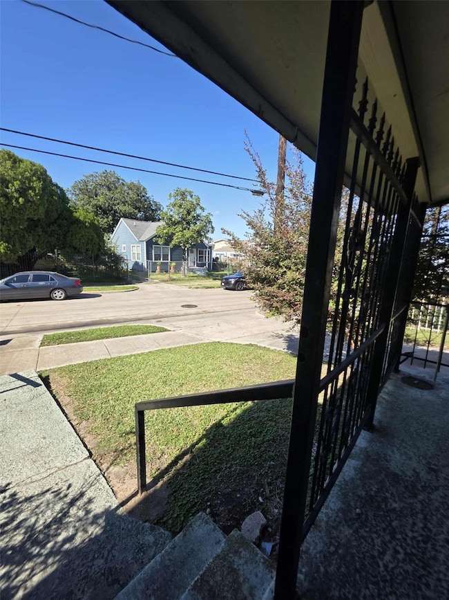 524 N Super St, Houston, TX 77011 - photo 4