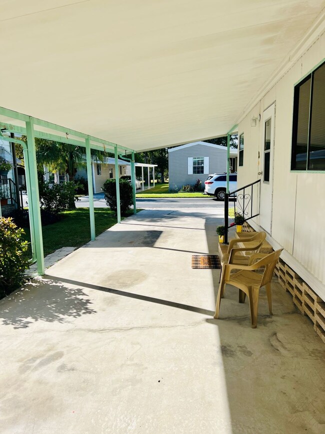 294 Buckeye Blvd, Lakeland, FL 33813 - photo 6